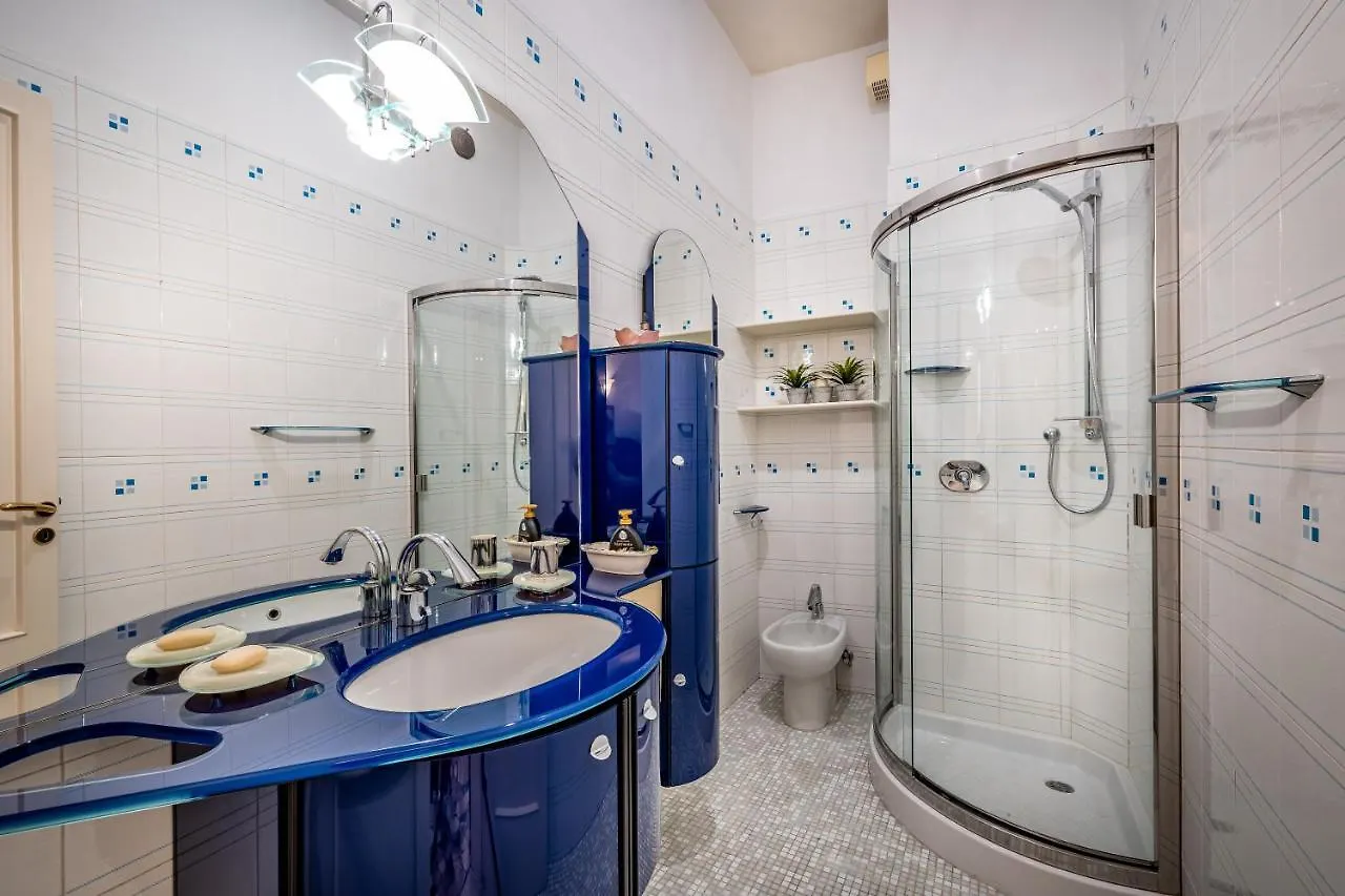 Yid Leopolda Apt Few Minutes From Central Station Florence 0*,  Italy
