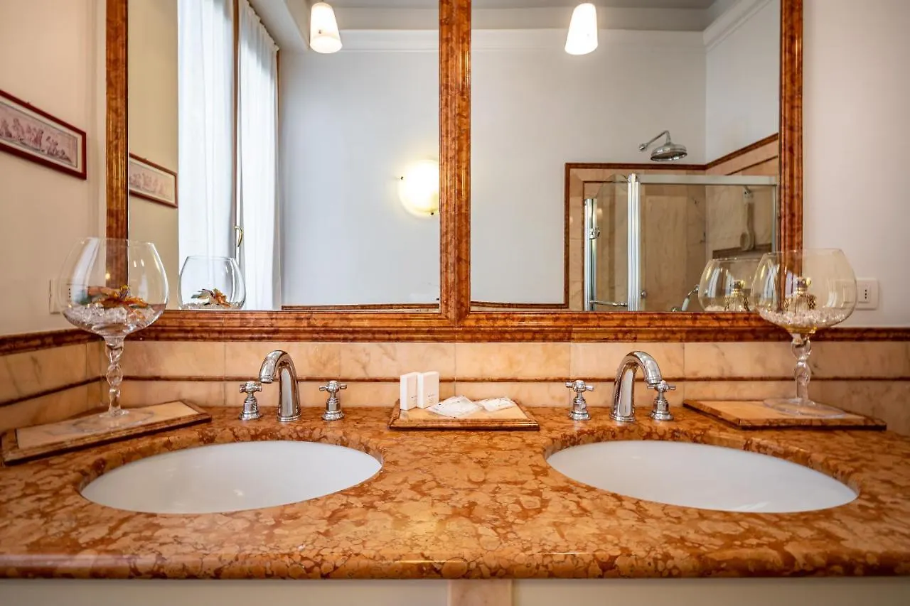 Yid Leopolda Apt Few Minutes From Central Station Florence Italy