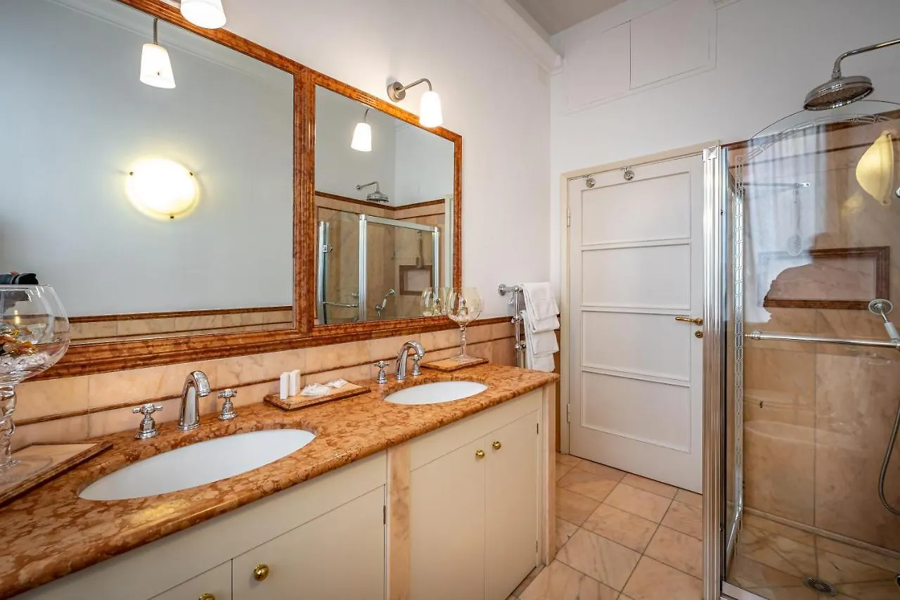 Yid Leopolda Apt Few Minutes From Central Station Florence
