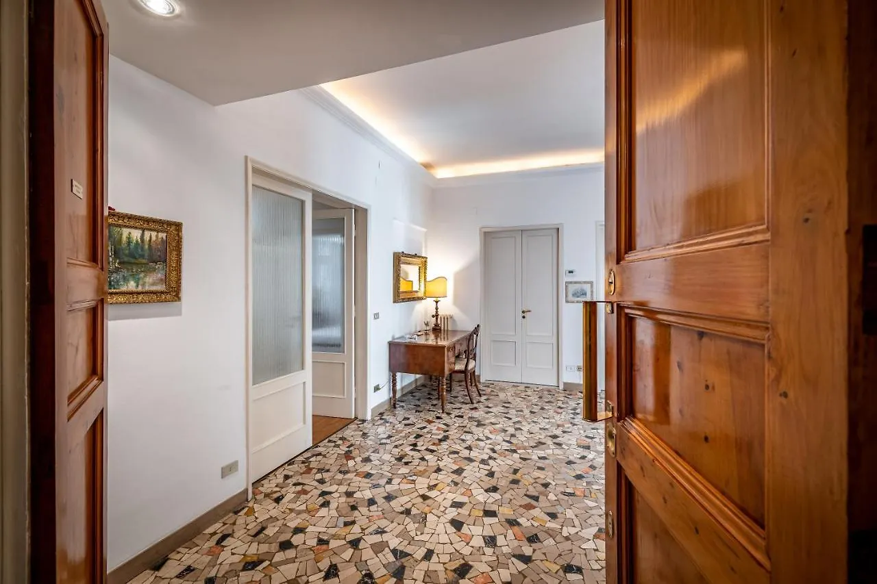 Apartment Yid Leopolda Apt Few Minutes From Central Station Florence