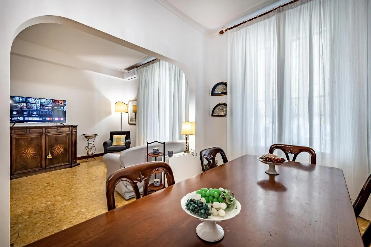 Yid Leopolda Apt Few Minutes From Central Station Florence 0*,  Italy
